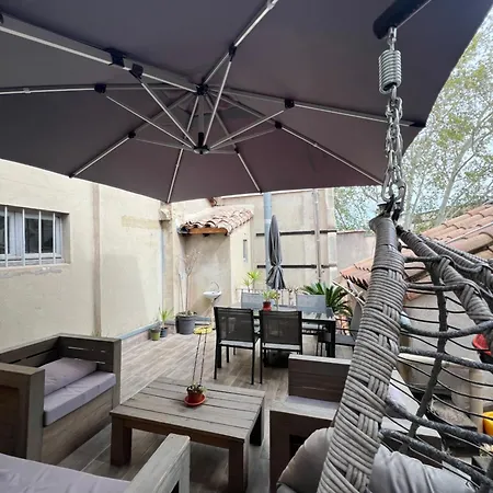 Renove, Vue Sur Palais Des Papes, Terrasse Et Wifi Troisieme Etage