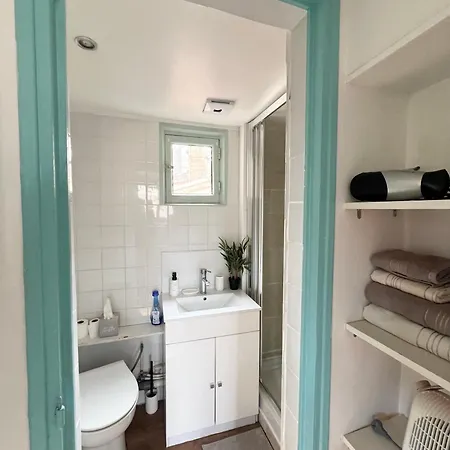 Apartment Renove, Vue Sur Palais Des Papes, Terrasse Et Wifi Troisieme Etage Avignon