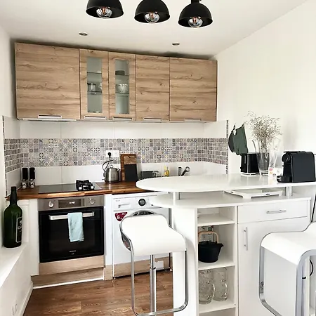 Renove, Vue Sur Palais Des Papes, Terrasse Et Wifi Troisieme Etage *