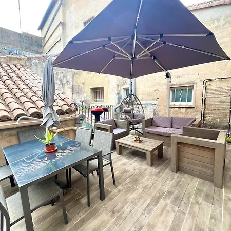 Apartment Renove, Vue Sur Palais Des Papes, Terrasse Et Wifi Troisieme Etage Avignon